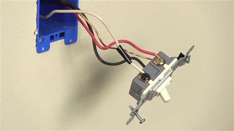 how do you hook up a toggle switch to a light